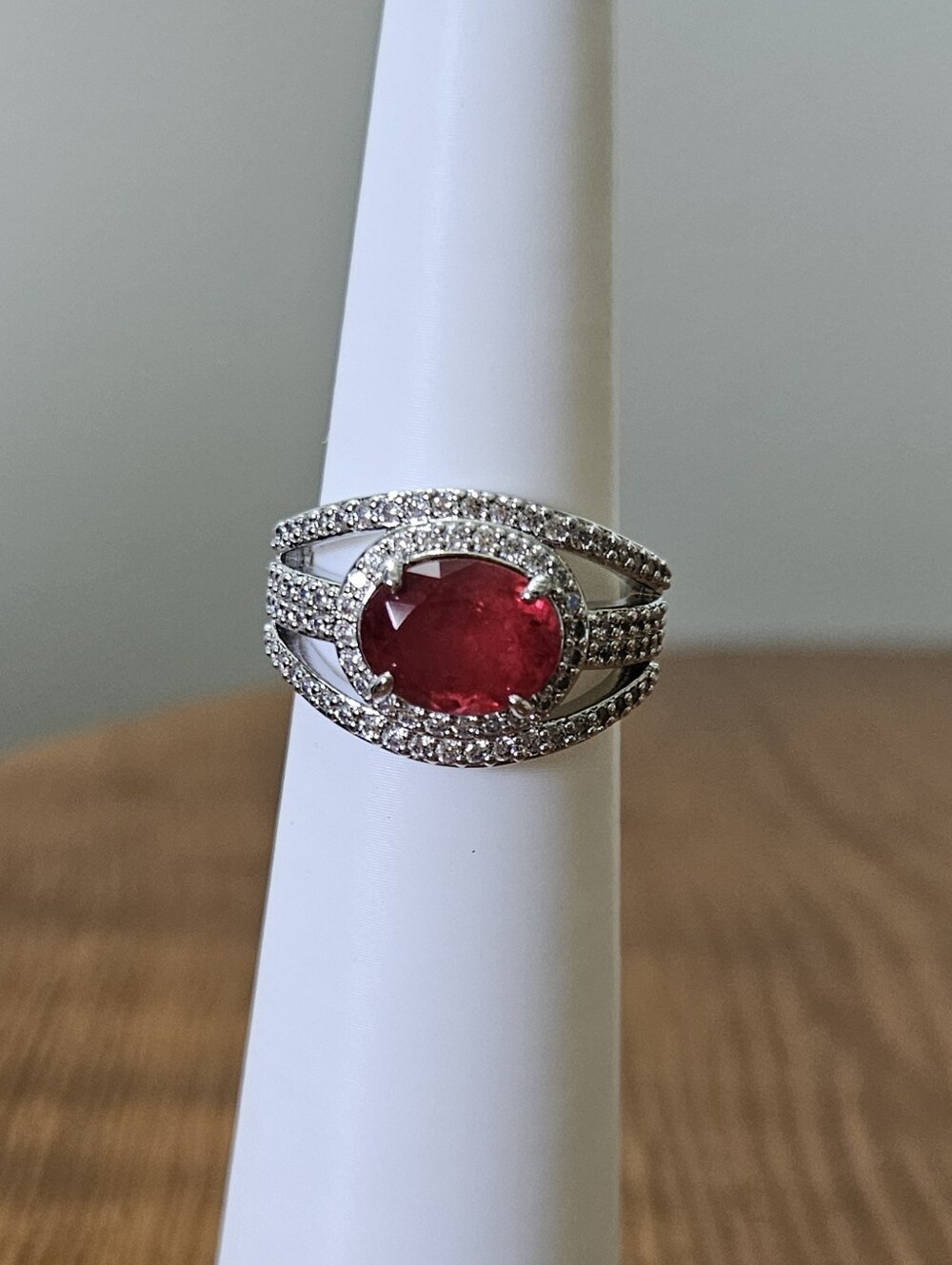 "All Eyes On Me" Bomb Party Ring Rg34006 Size 7